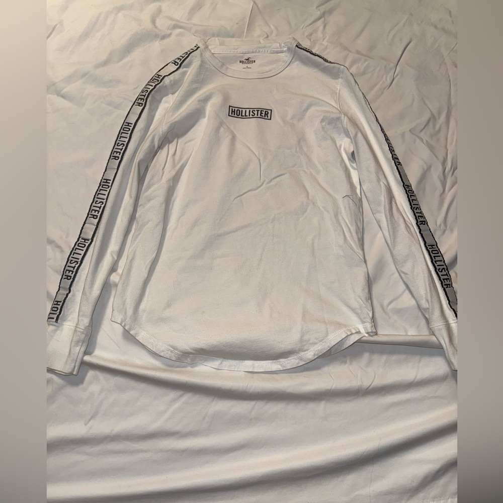 Hollister  shirt size L white color new with tag